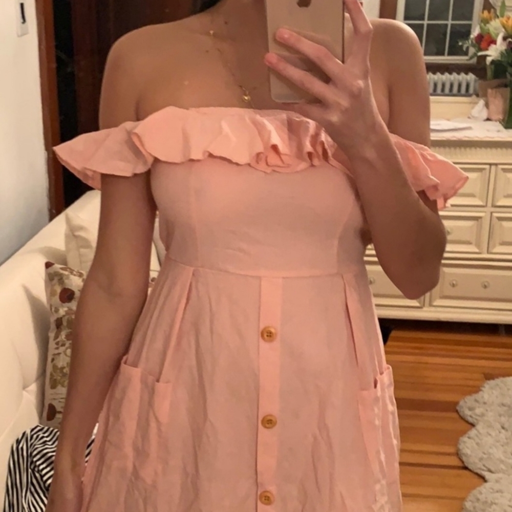 Angashion Pink Ruffled Dress with Pockets Size Medium